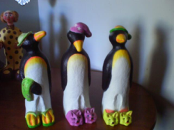 Pinguins em papel machê